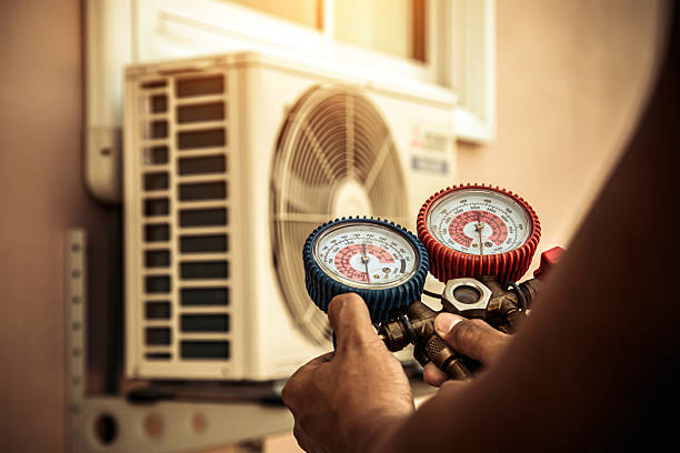 Professional Hvac technician working in Montezuma, IA